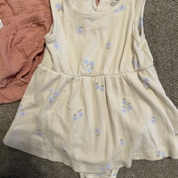 Carter’s Bundle - Picture 6 of 7